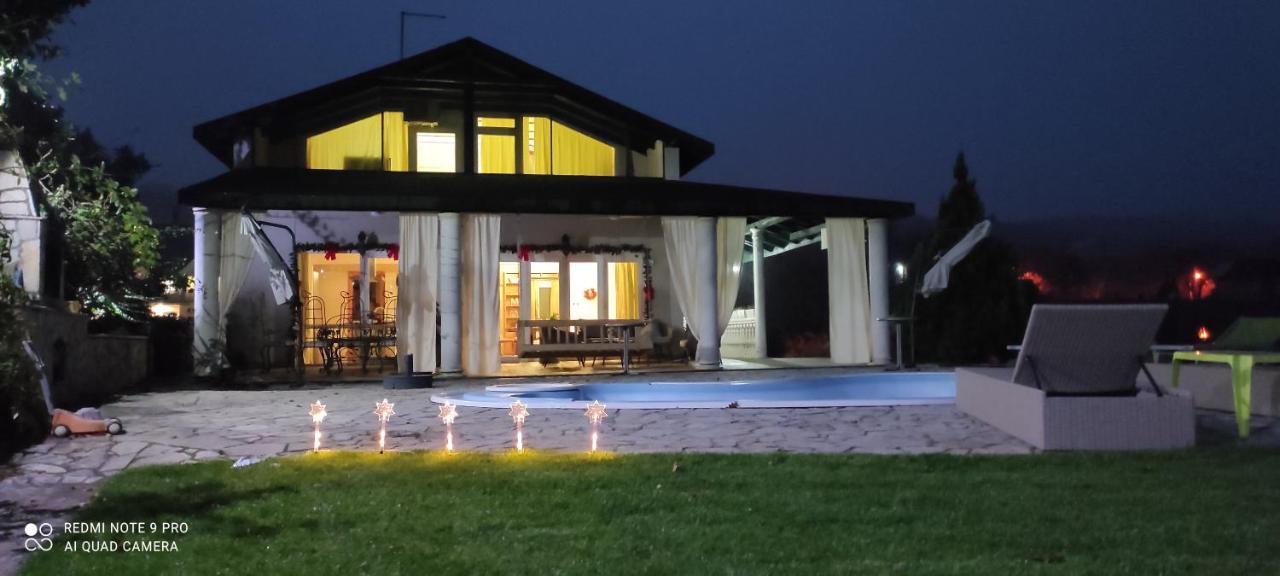 Vila Lily Villa Semendire Dış mekan fotoğraf